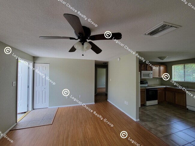 Foto del edificio - 24505 Harbor View Rd