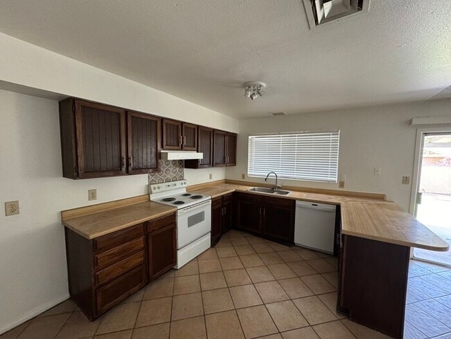 Building Photo - North Phoenix 3br House