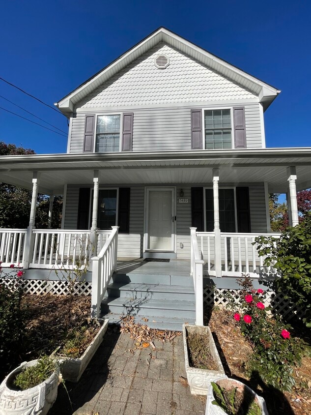 5439 Stearnes Ave, Cave Spring, VA 24018 House Rental in Cave Spring