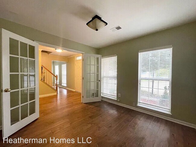Building Photo - 4 br, 2.5 bath House - 3233 Mountain Laure...