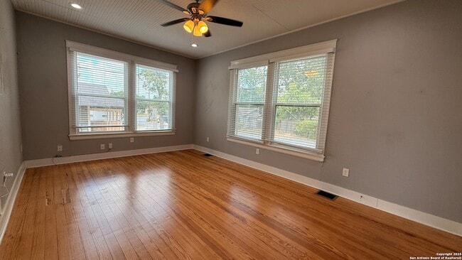 Building Photo - 107 Willim St