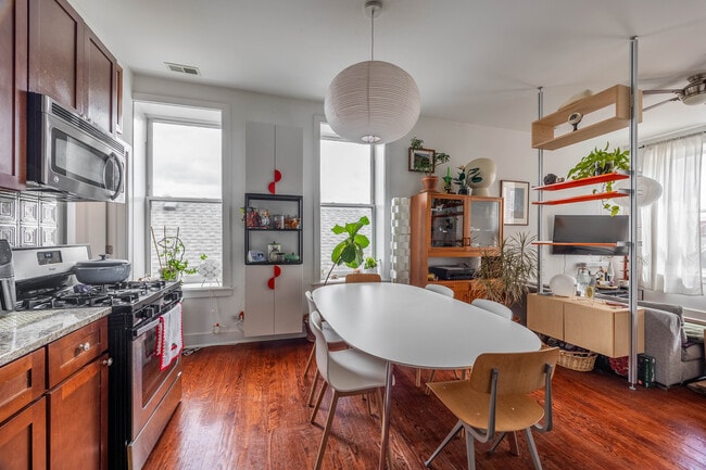 Building Photo - 1653 S Throop St