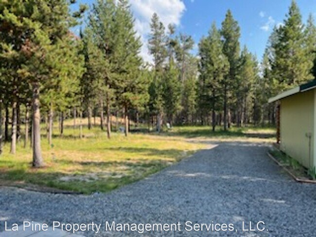 Building Photo - 3 br, 2 bath House - 17447 Auklet Dr.
