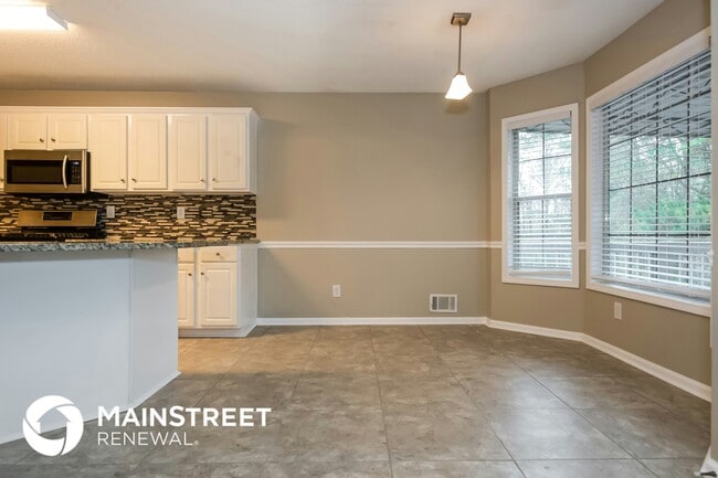 Building Photo - 300 Dailey's Plantation Dr