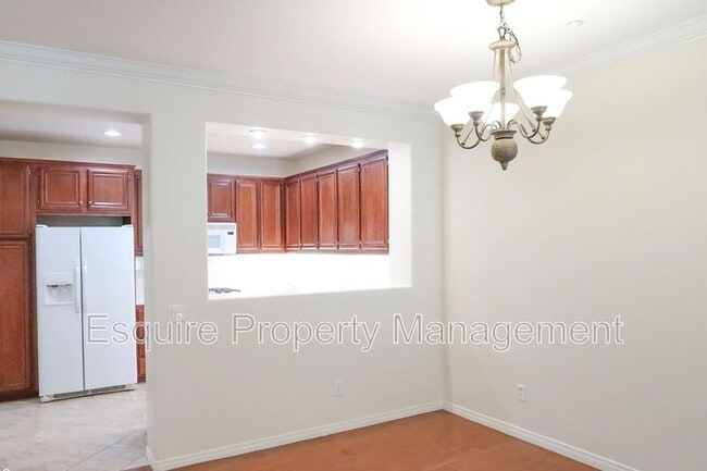 Building Photo - 232 Lightwood St