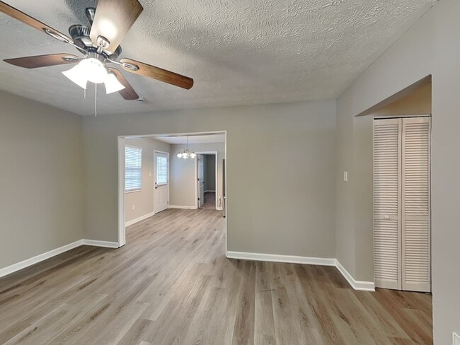 Building Photo - 736 Plainville Trl Sw