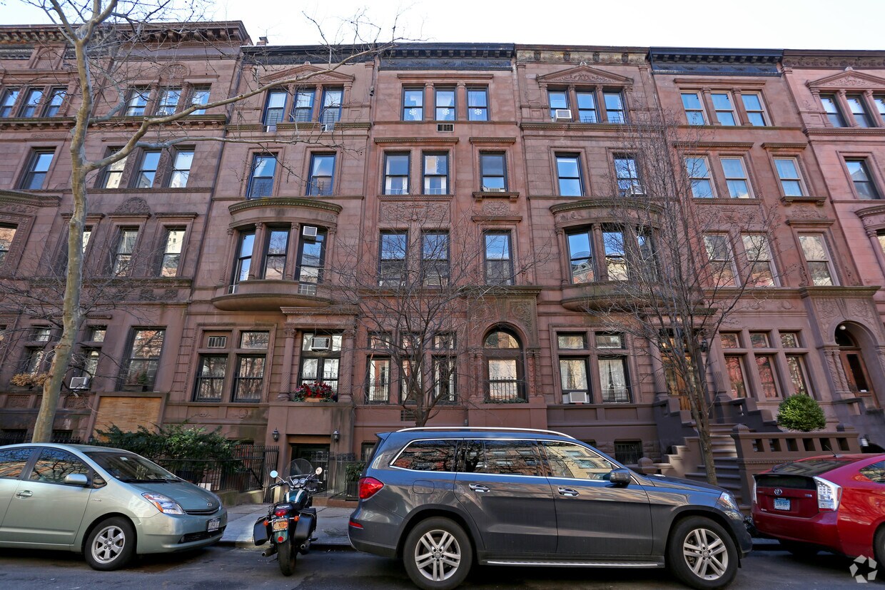 Building Photo - 44 W 89th St