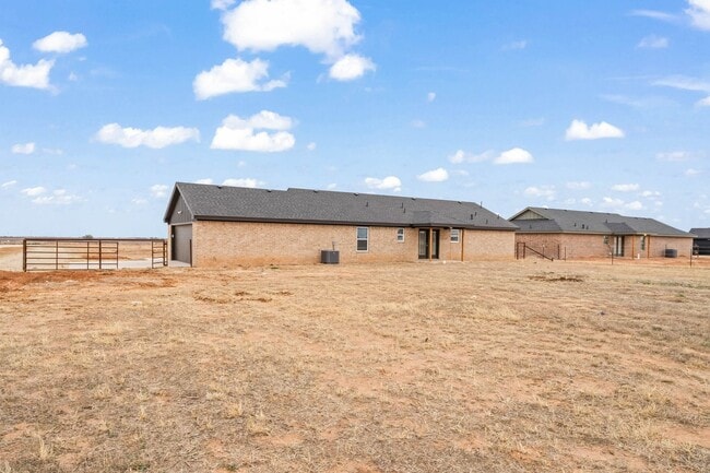 Building Photo - Country Living In Idalou ISD!