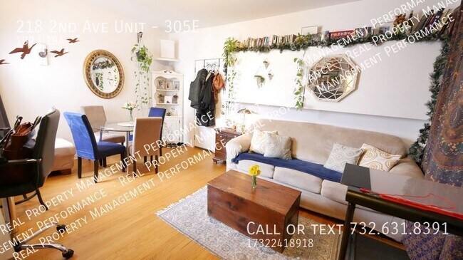 Building Photo - Beautiful Bright & Light 3rd Fl Condo 1 Bl...