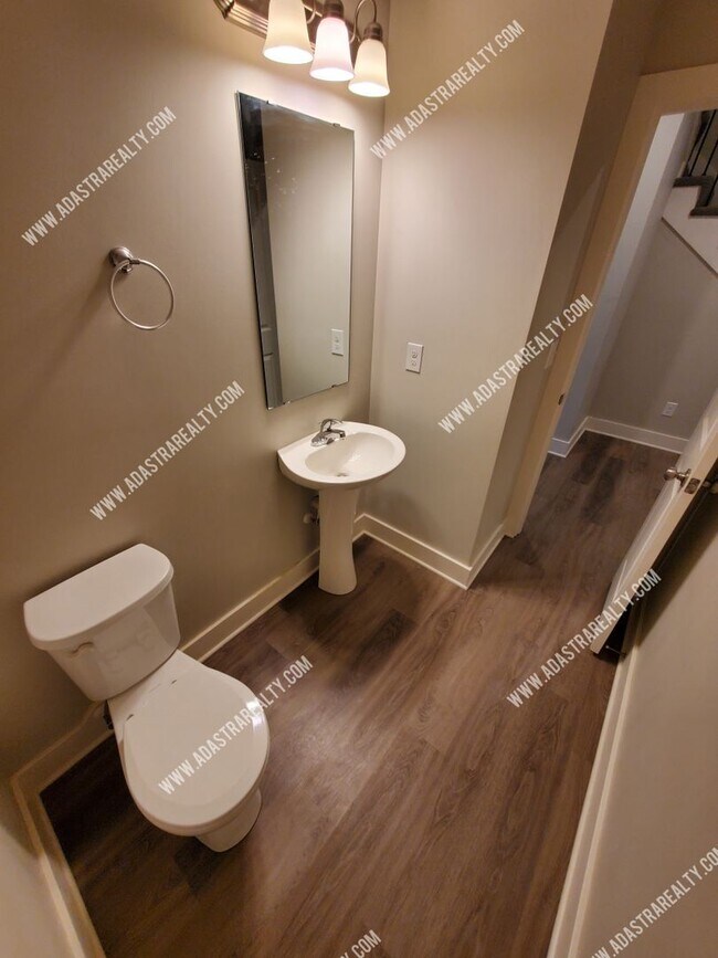 Foto del edificio - Gorgeous Like New-Built in 2020-Louisburg Town Home-Available NOW!!