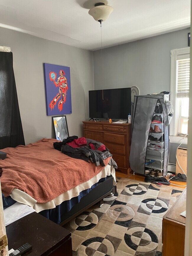 Foto del edificio - 27 Armstrong Ave