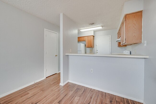 Foto del edificio - 614 Lillard Rd