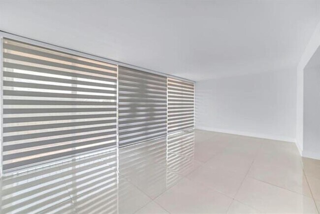 Foto del edificio - 9240 Fontainebleau Blvd