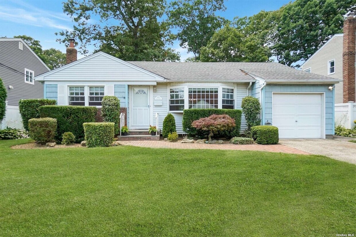 1842 Jane St, Wantagh, NY 11793 House Rental in Wantagh, NY