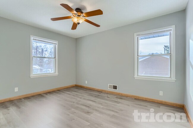 Foto del edificio - 4400 W 111th St