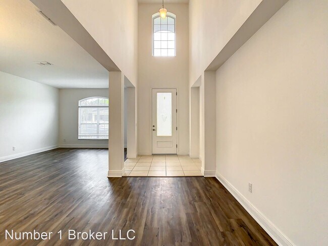 Building Photo - 5 br, 3 bath House - 14523 Black Lake Pres...