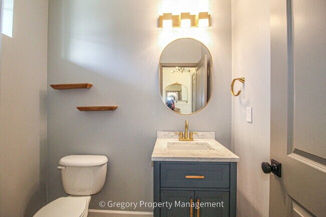 Foto del edificio - Beautiful and Modern Two-Story Home in Great Millcreek Location! 3 Bedrooms, 2.5 Bathrooms, Spaci...