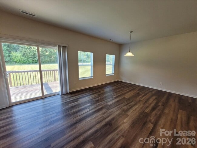 Building Photo - 144 Spring Forest Dr