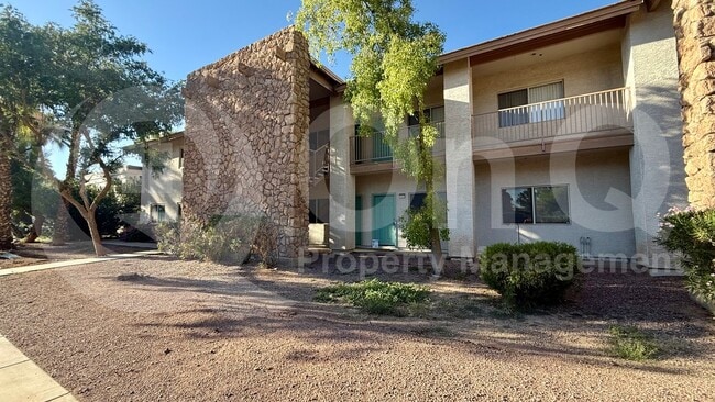 Foto del edificio - 6920 E 4th St