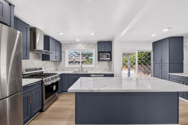 Building Photo - 8321 Santa Margarita Ln