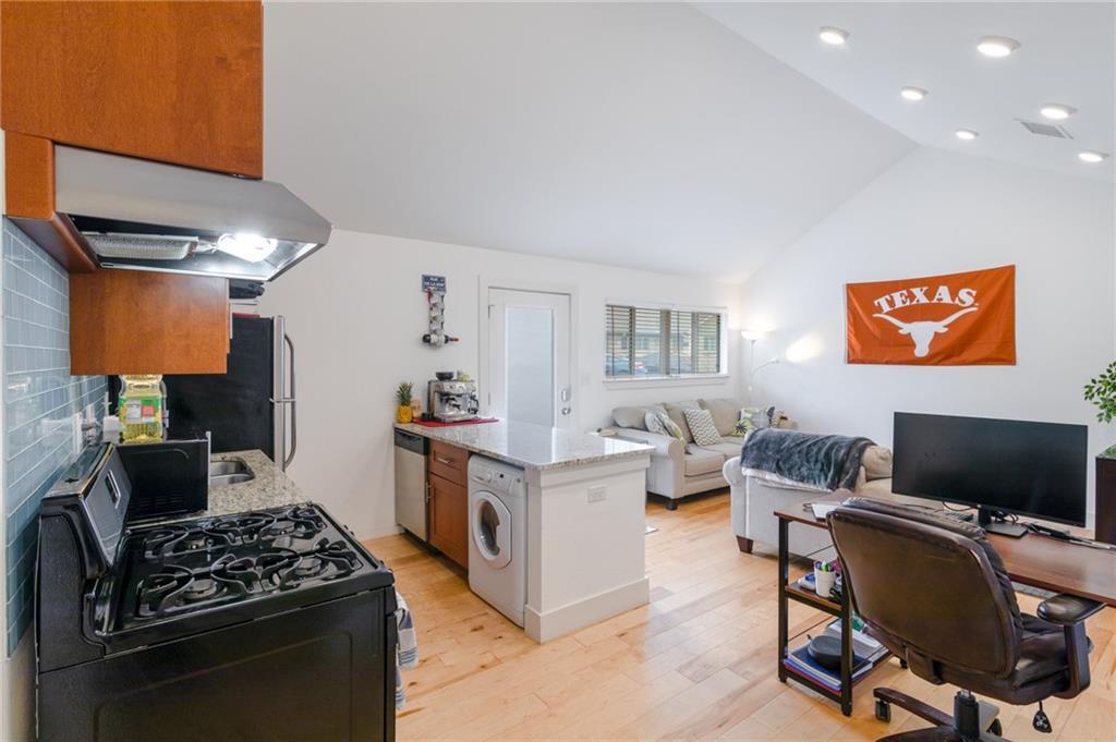 Primary Photo - 1309 E 52nd St