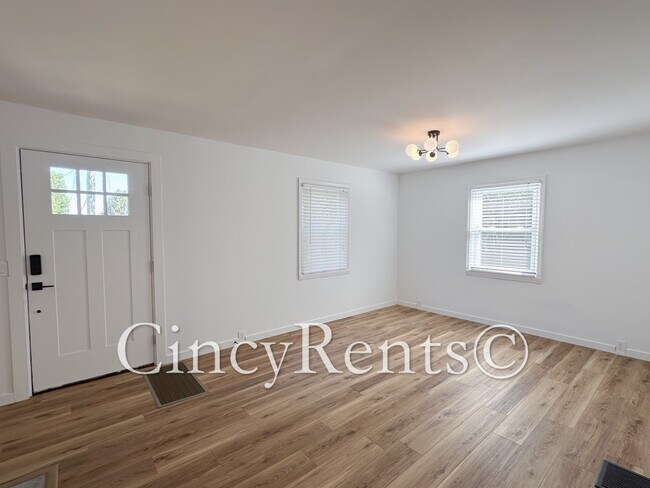 Building Photo - 6815 Sunray Ave