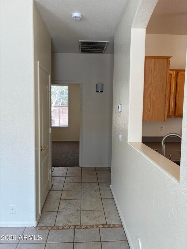 Foto del edificio - 3317 E Park Ave