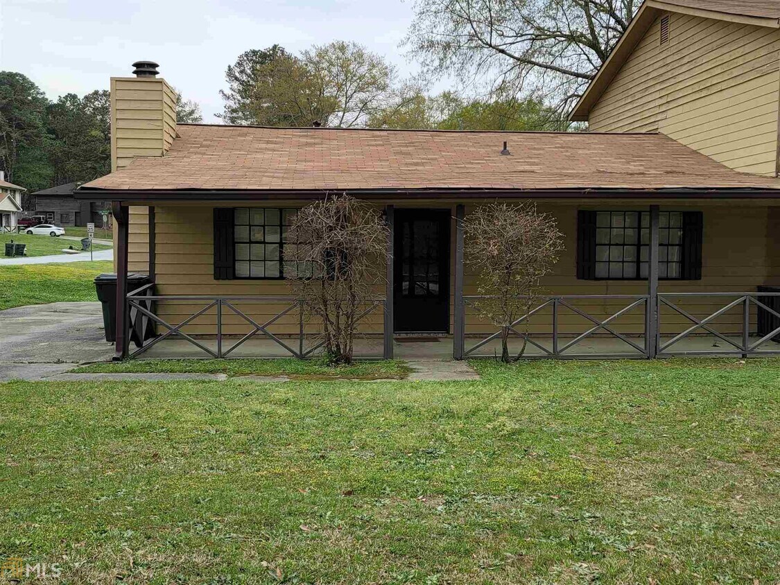 1206 Creek Forest Ct NW, Conyers, GA 30012 Room for Rent in Conyers