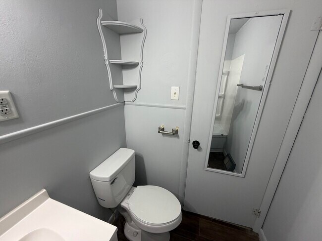 Foto del edificio - 1541 Fairchild-E