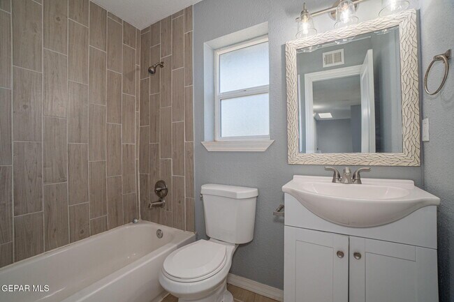 Foto del edificio - 12041 Van Gogh Dr