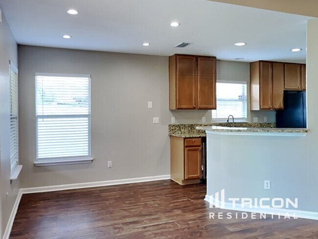 Building Photo - 246 Fort Milton Dr