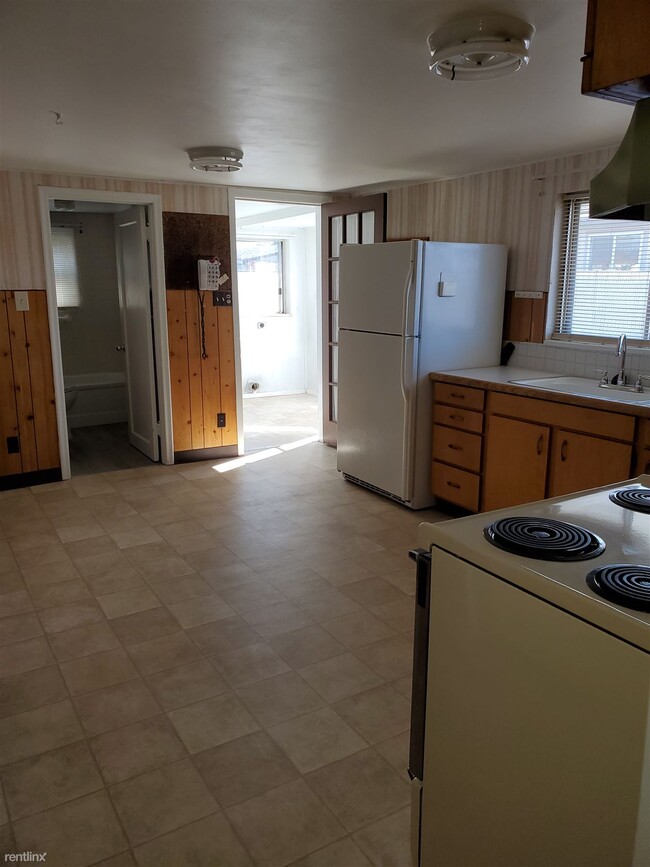 Foto del edificio - 2 br, 1 bath House - 239 South 200 West Fr...