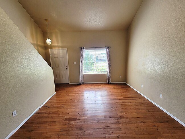 Foto del edificio - 1229 Silverqueen Rd