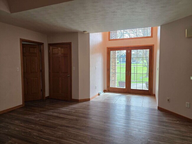 Foto del edificio - Multi generational Home New London
