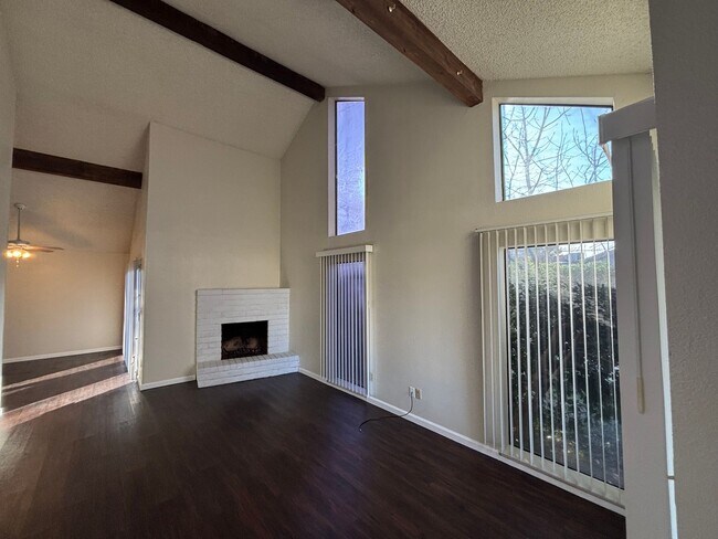 Foto del edificio - 5332-5332 Angelina Ave