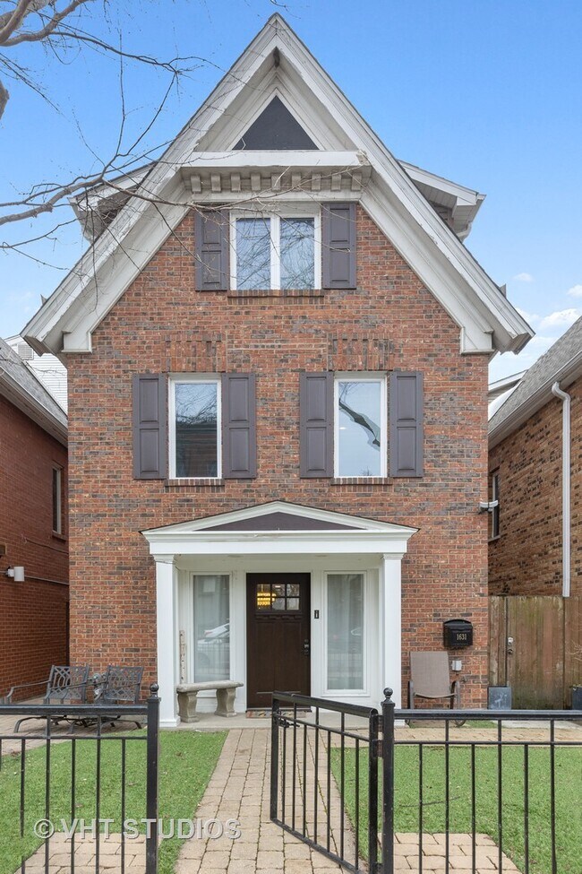 Building Photo - 1631 N Dayton St