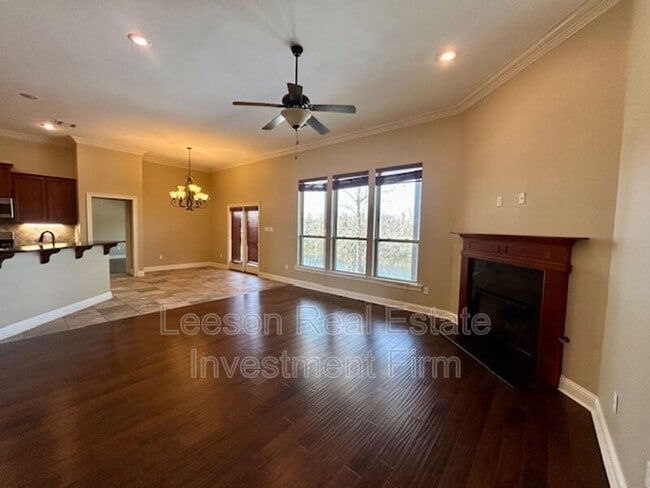 Building Photo - 2912 Paradise Dr