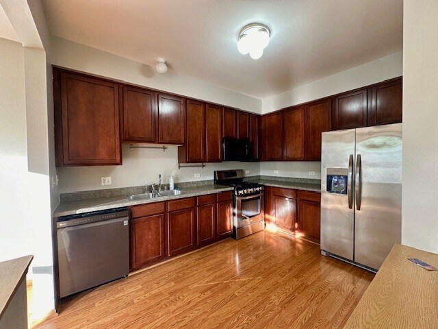 Foto del edificio - 2833 Vernal Ln