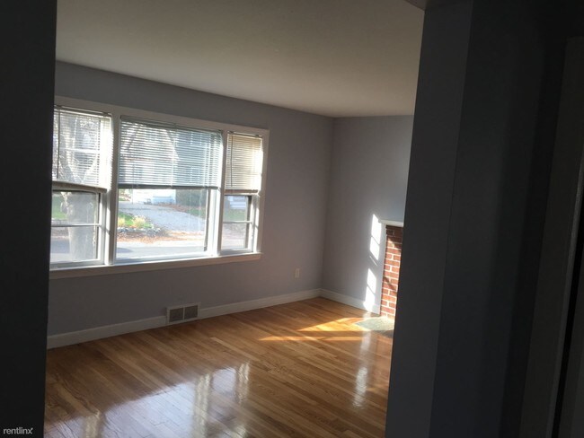 Foto del edificio - 5 Harbor View Rd