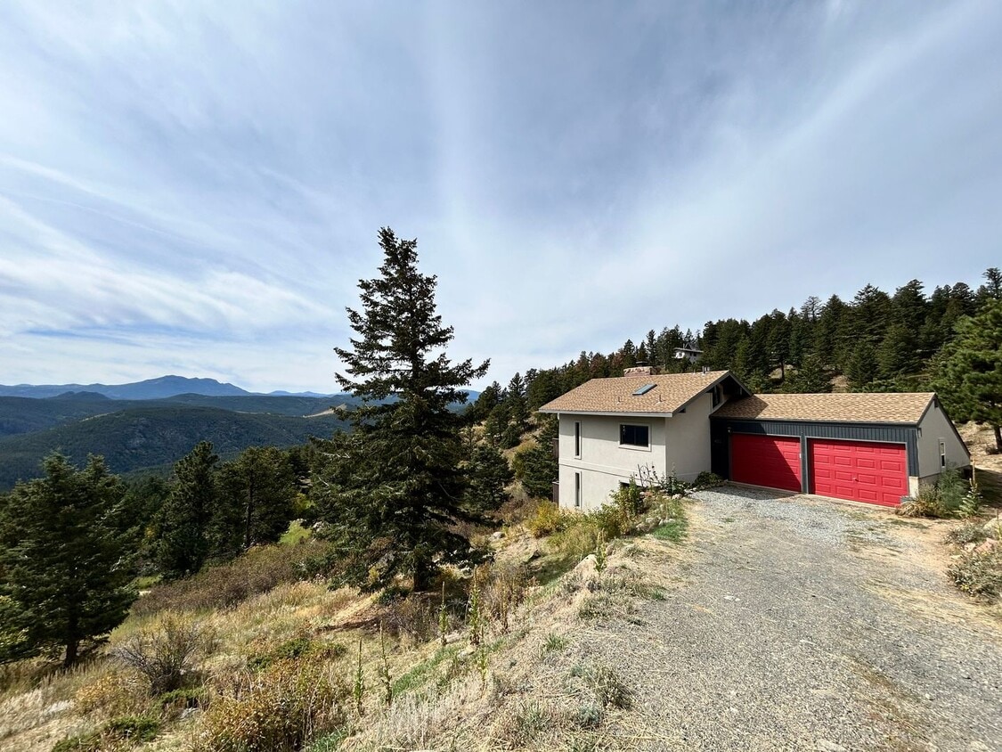 2 Bedroom Mountain Home with Loft and Spec... - 2 Bedroom Mountain Home with Loft and Spec...