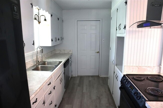 Building Photo - 4600 Sierra Madre Dr