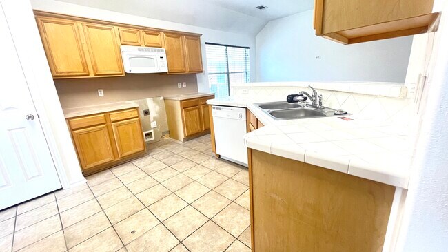 Foto del edificio - 12914 Pinehall Ln