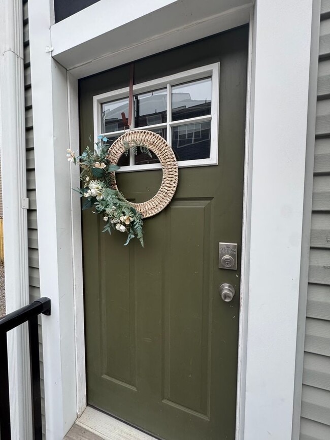 Foto del edificio - Beautifully Renovated 3BR Row Home in Deutschtown – Spacious, Modern & Incredible Location