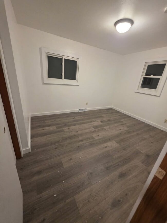 Building Photo - Updated Ranch On A Quiet Street