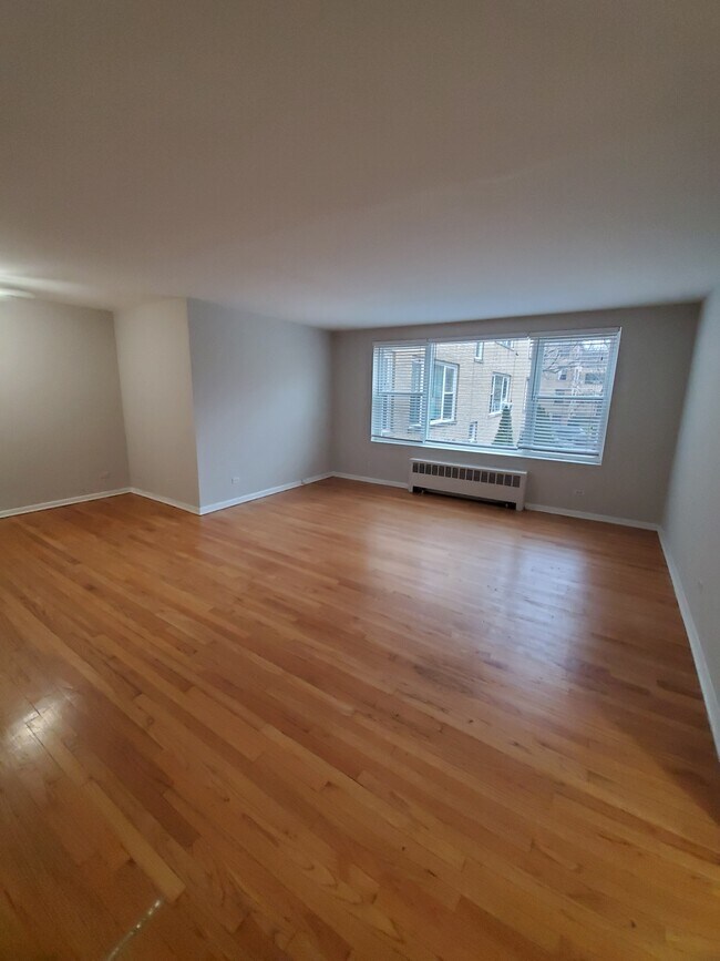 Foto del edificio - 7549 N Bell Ave