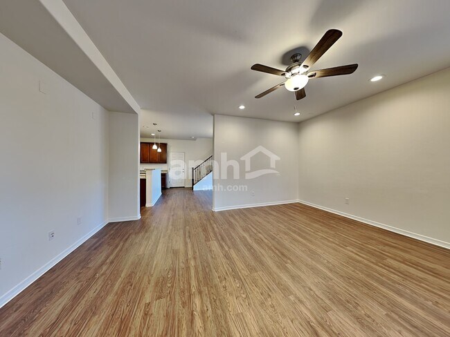 Foto del edificio - 739 W Paseo Celestial