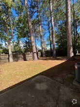 Building Photo - 841 Meadow Ln