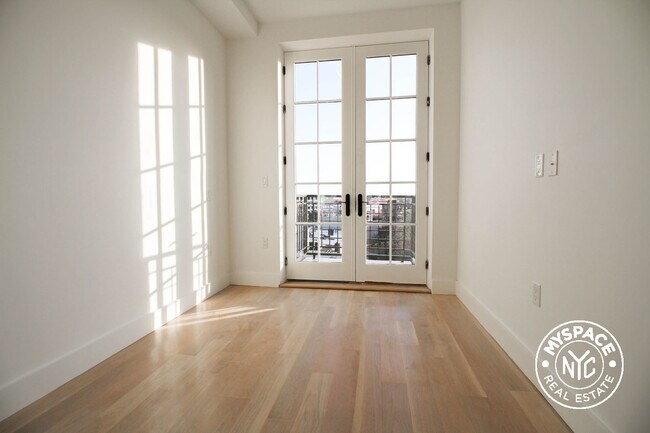 Foto del edificio - 894 Bushwick Ave