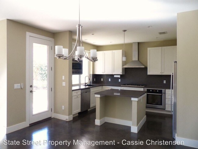 Building Photo - 3 br, 2.5 bath House - 1513 Forest Trail  #9