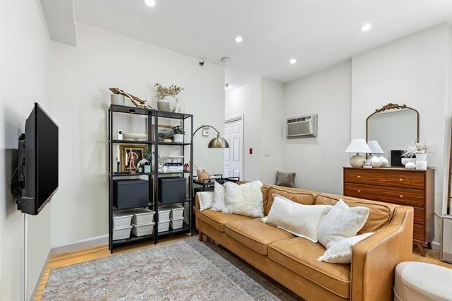 Foto del edificio - 711 Willow Ave